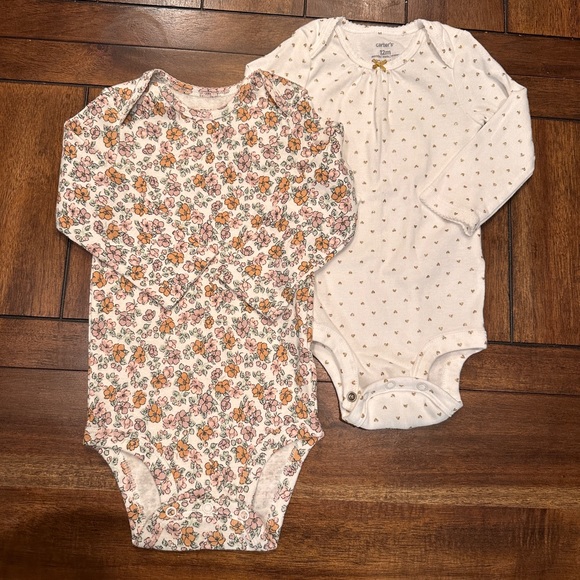 NWOT! Carters 12month old onesies - Picture 2 of 4